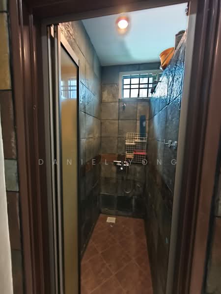 Rumah Berkembar untuk Dijual di Taman Pelangi Indah (Ulu Tiram) - Daniel Yong - Bathroom - PropertyGuru.com.my