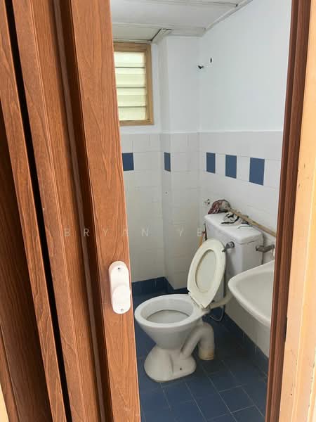 Rumah Flat untuk Dijual di Las Palmas - Bryan Yeoh - Bathroom - PropertyGuru.com.my