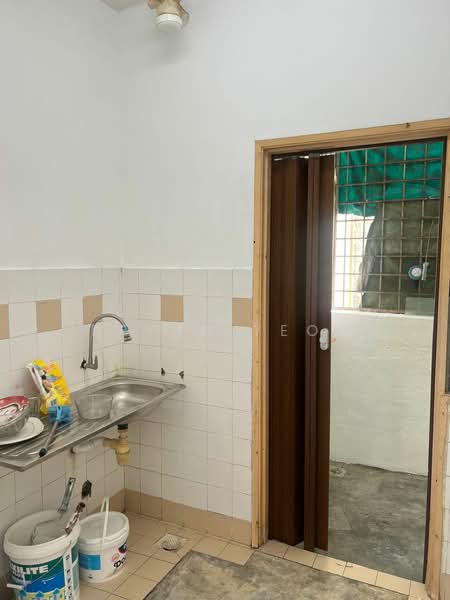 Rumah Flat untuk Dijual di Las Palmas - Bryan Yeoh - Kitchen - PropertyGuru.com.my