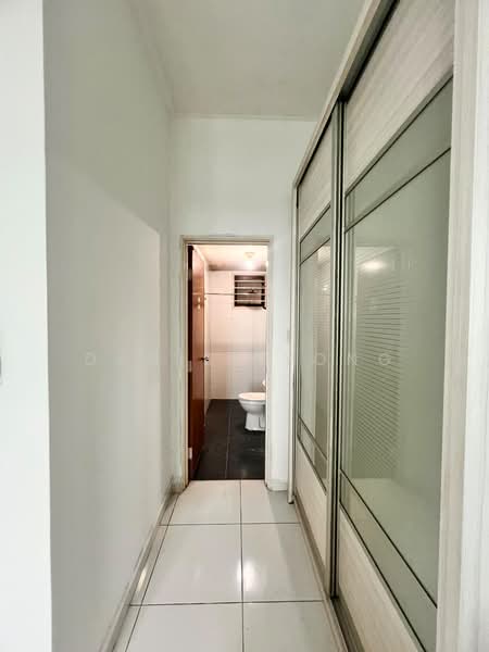 Pangsapuri untuk Dijual di Sky Garden Residences - Daniel Yong - Corridor - PropertyGuru.com.my