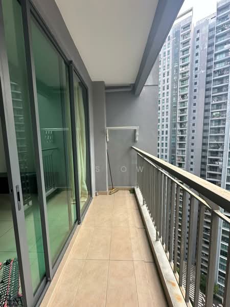 Kondominium untuk Disewa di The Henge - CS OW - Balcony - PropertyGuru.com.my