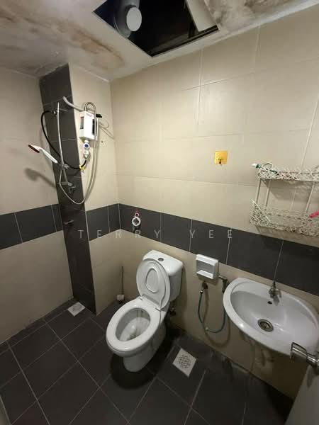 Kondominium untuk Dijual di Seri Puteri - Terry Yee - Bathroom - PropertyGuru.com.my