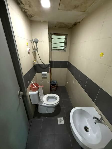 Kondominium untuk Dijual di Seri Puteri - Terry Yee - Bathroom - PropertyGuru.com.my