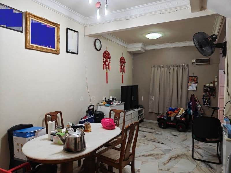 2-storey Terraced House for Sale in Taman Mutiara Bukit Kemuning (Shah Alam) - Jacky Lin - Living Room - PropertyGuru.com.my