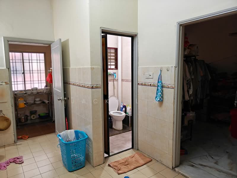 2-storey Terraced House for Sale in Taman Mutiara Bukit Kemuning (Shah Alam) - Jacky Lin - Kitchen - PropertyGuru.com.my