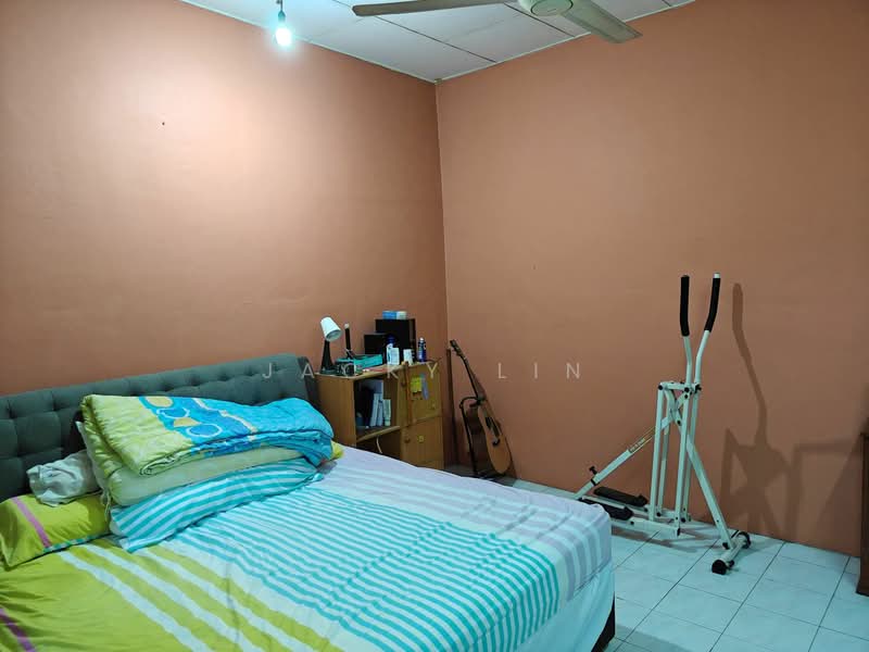 2-storey Terraced House for Sale in Taman Mutiara Bukit Kemuning (Shah Alam) - Jacky Lin - Bedroom - PropertyGuru.com.my