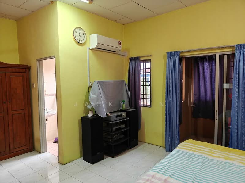 2-storey Terraced House for Sale in Taman Mutiara Bukit Kemuning (Shah Alam) - Jacky Lin - Bedroom - PropertyGuru.com.my