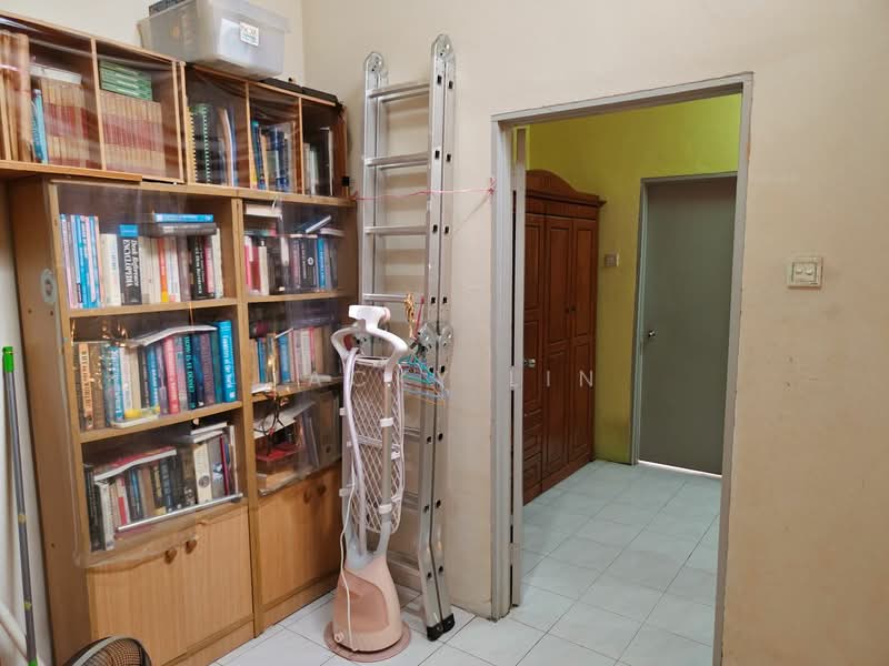 2-storey Terraced House for Sale in Taman Mutiara Bukit Kemuning (Shah Alam) - Jacky Lin - Study - PropertyGuru.com.my