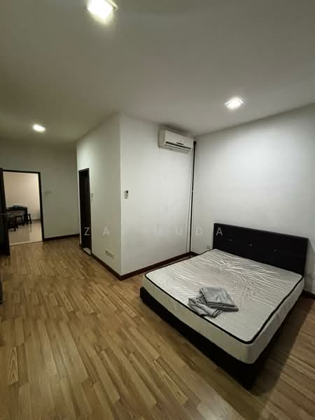 Service Residence for Rent at Shaftsbury Residence - Zai Muda - PropertyGuru.com.my