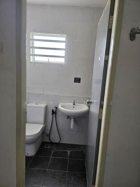 Rumah Teres 2 Tingkat untuk Dijual di Kepala Batas (Penang) - Azura Ghani - Bathroom - PropertyGuru.com.my