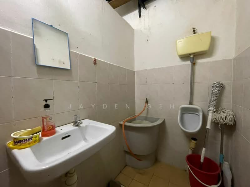 Shop for Rent in Pekan Jitra (Jitra) - Jayden Geh - Bathroom - PropertyGuru.com.my