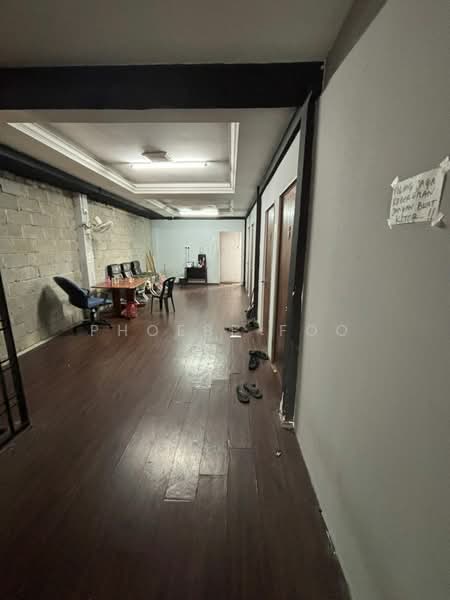 Shop / Office for Sale in Taman Anggerik (Tampoi) - Phoebe Foo - Corridor - PropertyGuru.com.my