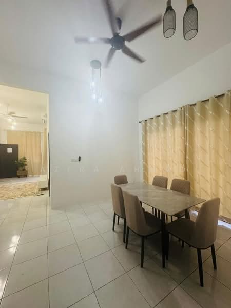 Rumah Teres 3 Tingkat untuk Disewa di Kajang (Selangor) - Azira Ahmad - Dining Room - PropertyGuru.com.my