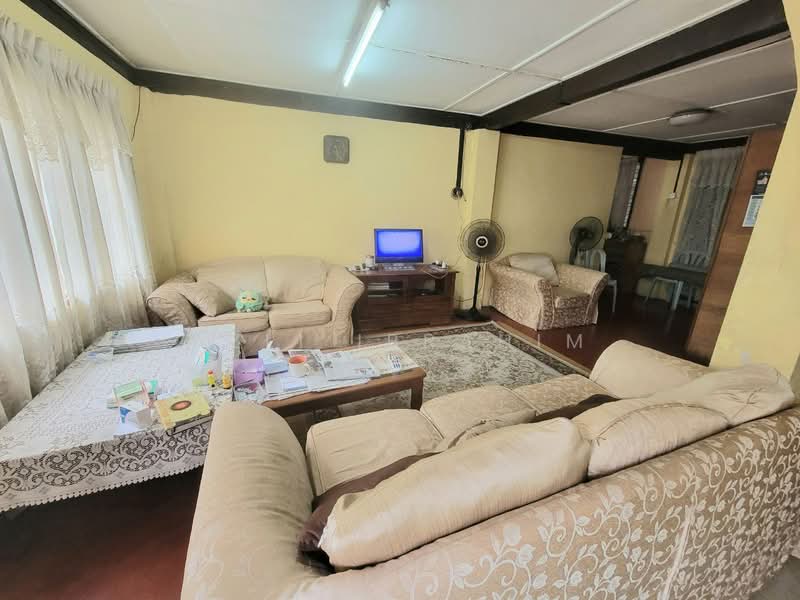 Tanah Kediaman untuk Dijual di Kampung Melayu Ampang (Ampang) - Azli Ibrahim - Living Room - PropertyGuru.com.my
