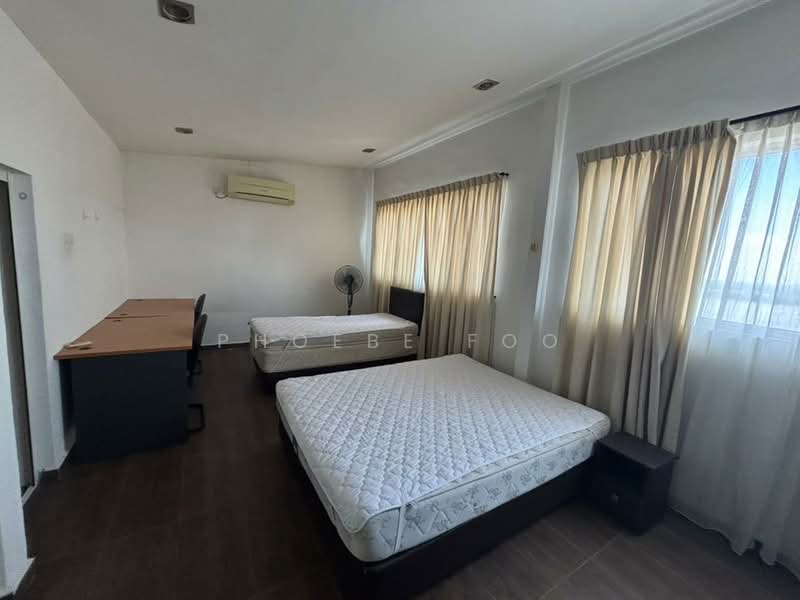 Pangsapuri untuk Dijual di Sri Samudera Apartment (Seaview Residence Suites) - Phoebe Foo - Bedroom - PropertyGuru.com.my