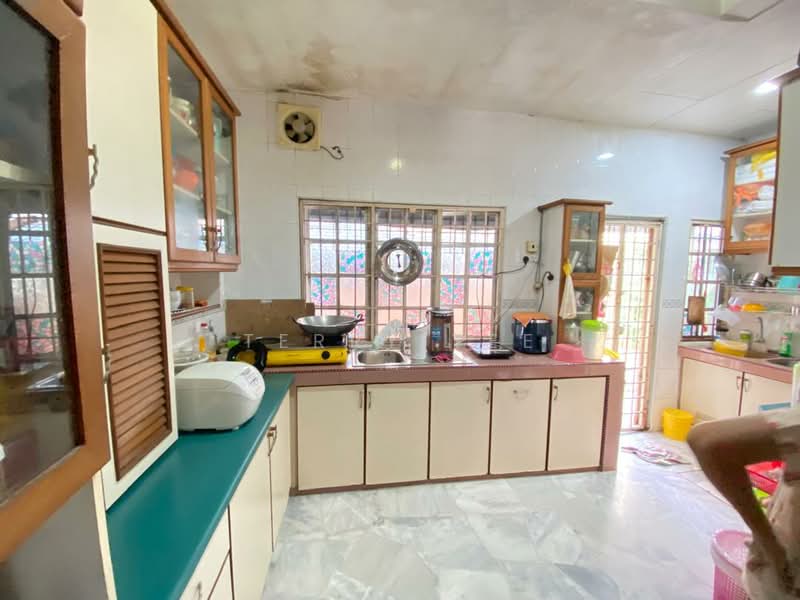 Rumah Teres untuk Dijual di Batu 9 (Cheras) - Terry Yee - Kitchen - PropertyGuru.com.my