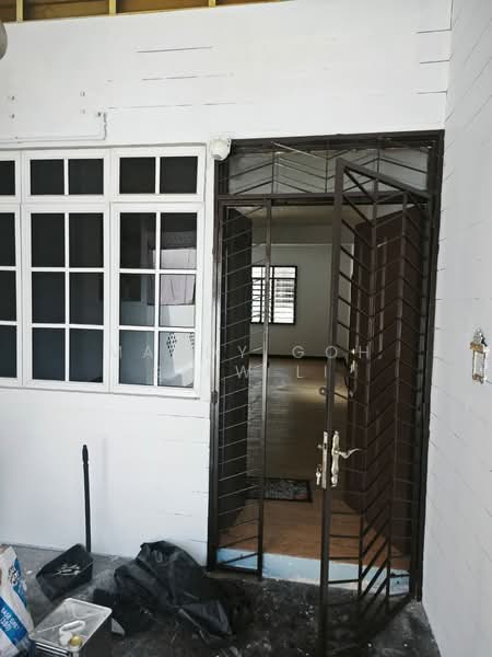 Rumah Teres 1.5 Tingkat untuk Disewa di Skudai (Johor) - Mandy Goh Siew Li - Entrance - PropertyGuru.com.my