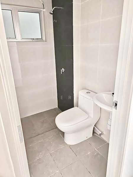 Servis Apartment untuk Dijual di Acacia Residences - Baxter Lim - Bathroom - PropertyGuru.com.my