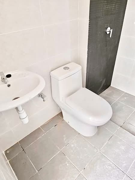 Servis Apartment untuk Dijual di Acacia Residences - Baxter Lim - Bathroom - PropertyGuru.com.my