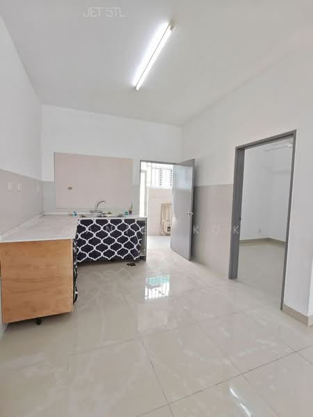 3-storey Terraced House for Sale in Setia Utama (Setia Alam) - Daniel Kok - Kitchen - PropertyGuru.com.my