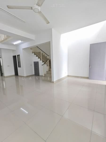 3-storey Terraced House for Sale in Setia Utama (Setia Alam) - Daniel Kok - Living Room - PropertyGuru.com.my