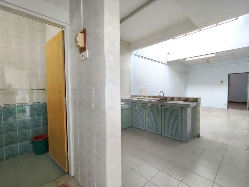 1-storey Terraced House for Sale in Taman Canning (Ipoh) - Lee Muzi - PropertyGuru.com.my