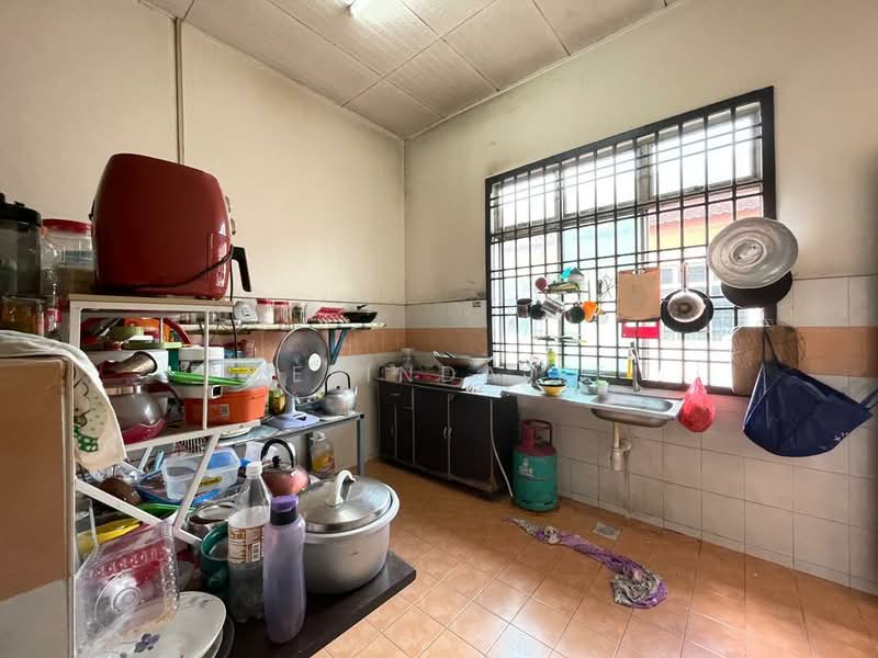 1-storey Terraced House for Sale in Taman Bestari Indah (Ulu Tiram) - Melinda Ee - Kitchen - PropertyGuru.com.my