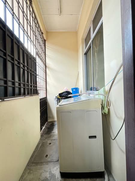 1-storey Terraced House for Sale in Taman Bestari Indah (Ulu Tiram) - Melinda Ee - Balcony - PropertyGuru.com.my