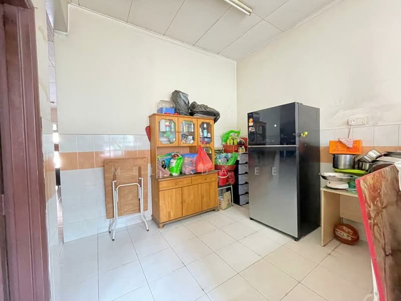 1-storey Terraced House for Sale in Taman Bestari Indah (Ulu Tiram) - Melinda Ee - Kitchen - PropertyGuru.com.my
