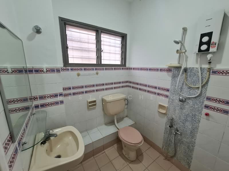 Rumah Teres untuk Dijual di Usj 18 (Subang Jaya) - Chester Cheng - Bathroom - PropertyGuru.com.my