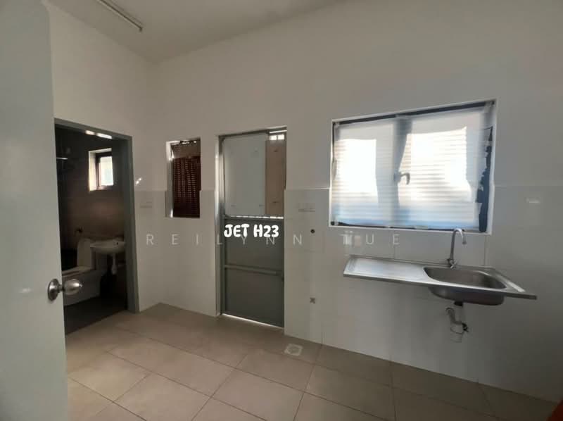 2-storey Terraced House for Sale in Setia Utama (Setia Alam) - Reilynn Tue - Kitchen - PropertyGuru.com.my