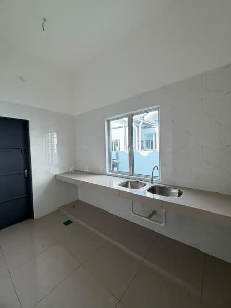Rumah Berkembar untuk Dijual di Ipoh (Perak) - Kayan . - Kitchen - PropertyGuru.com.my