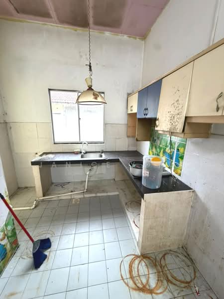 Rumah Teres 1-Tingkat untuk Dijual di Taman Pulai Indah (Johor Bahru) - Janice Yong - Kitchen - PropertyGuru.com.my