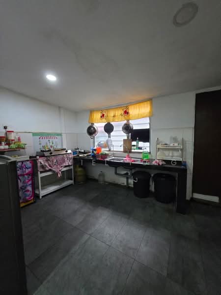 Rumah Teres 2 Tingkat untuk Dijual di Taman Rinting (Masai) - Daniel Yong - Kitchen - PropertyGuru.com.my