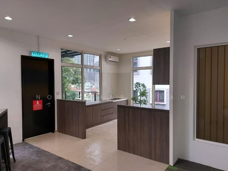 Banglo Komersial untuk Dijual di Bangsar (Kuala Lumpur) - Nor Azhar Azlan - Kitchen - PropertyGuru.com.my