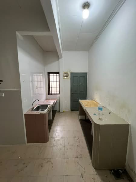 Rumah Teres 1 Tingkat untuk Dijual di Skudai (Johor) - Daniel Yong - Kitchen - PropertyGuru.com.my