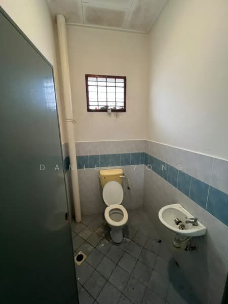 Rumah Teres 1 Tingkat untuk Dijual di Skudai (Johor) - Daniel Yong - Bathroom - PropertyGuru.com.my