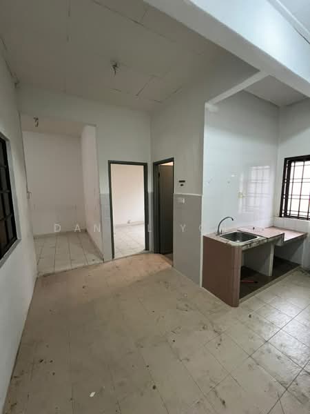 Rumah Teres 1 Tingkat untuk Dijual di Skudai (Johor) - Daniel Yong - Kitchen - PropertyGuru.com.my