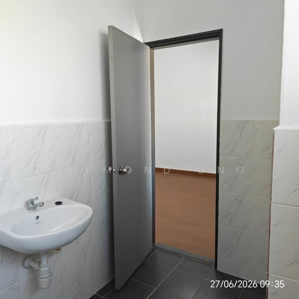 2-storey Terraced House for Sale in Taman Sri Bahtera (Cheras) - Raymond Ong - Bathroom - PropertyGuru.com.my