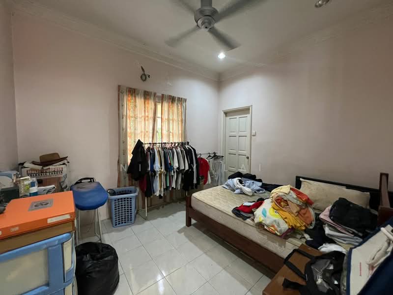 Bungalow for Sale in Bandar Country Homes (Rawang) - Nicky Lai - Bedroom - PropertyGuru.com.my