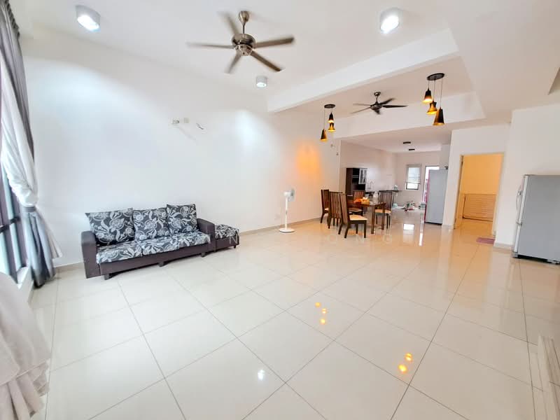 Rumah Teres 3 Tingkat untuk Disewa di Kinrara Residence (Puchong) - SUNNY YONG - Living Room - PropertyGuru.com.my