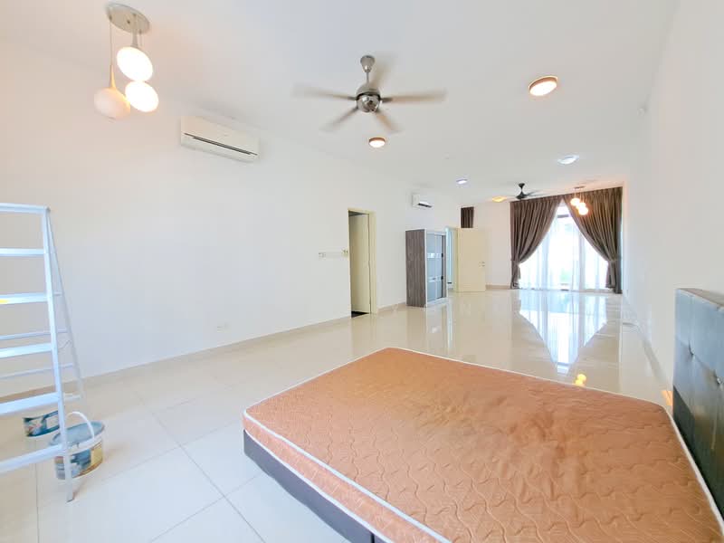 Rumah Teres 3 Tingkat untuk Disewa di Kinrara Residence (Puchong) - SUNNY YONG - Living Room - PropertyGuru.com.my