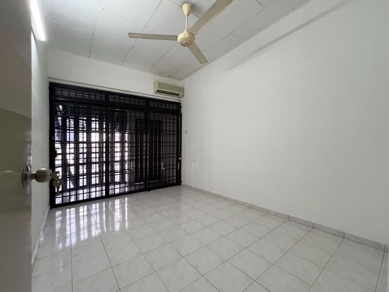 2-storey Terraced House for Sale in Island Glades (Jelutong) - Ee Lin Lim - PropertyGuru.com.my
