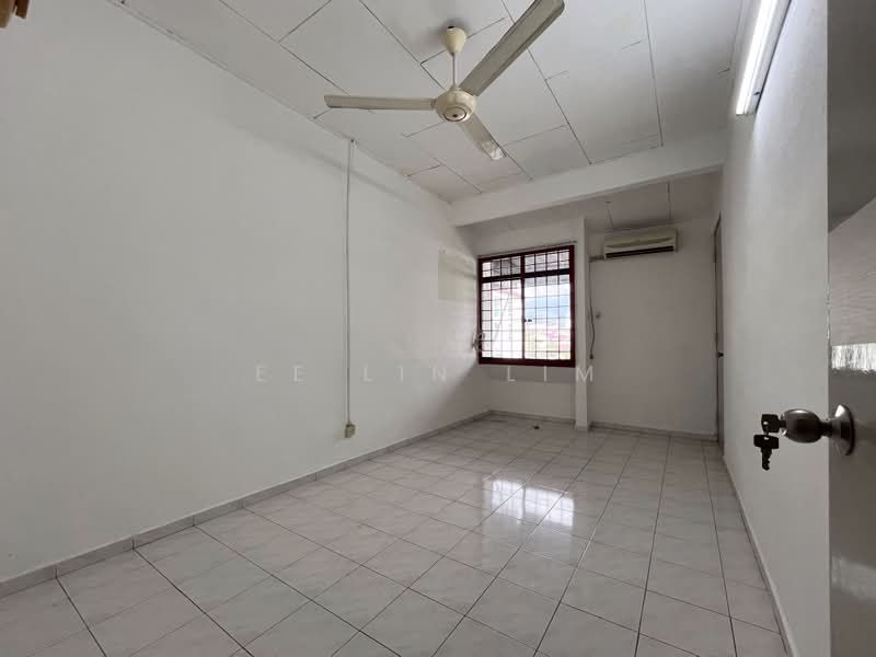 2-storey Terraced House for Sale in Island Glades (Jelutong) - Ee Lin Lim - PropertyGuru.com.my