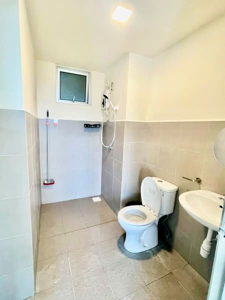 Pangsapuri untuk Disewa di Tangerine Suites - Kar Hooi - Bathroom - PropertyGuru.com.my