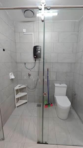 Service Residence for Sale at Manhattan - Robbie Tan - Bathroom - PropertyGuru.com.my