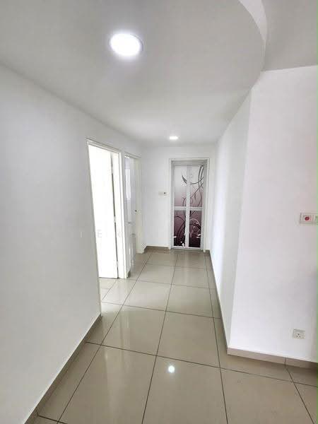 Kondominium untuk Dijual di Imperial Residence - Terry Yee - Corridor - PropertyGuru.com.my
