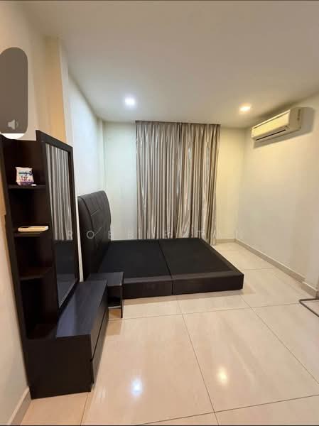 Rumah Teres 2 Tingkat untuk Dijual di Taman Megah Ria (Masai) - Robbie Tan - Bedroom - PropertyGuru.com.my