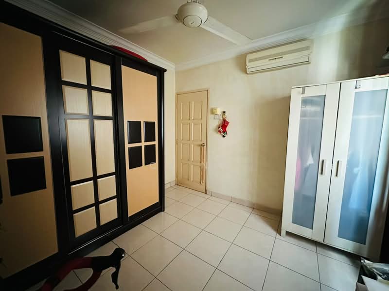 Pangsapuri untuk Dijual di Aliran Damai - CK Ng - Bedroom - PropertyGuru.com.my