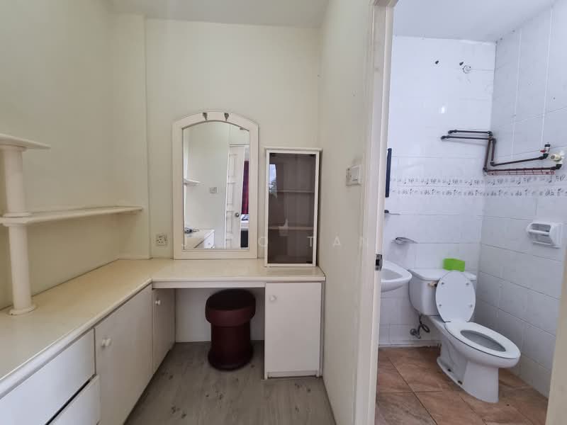 Semi-Detached House for Rent in Kuching (Sarawak) - Jeno Tan - Bathroom - PropertyGuru.com.my